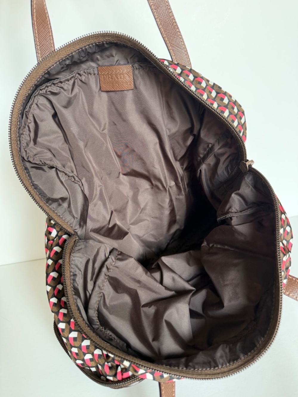 PRADA Monogrammed Tote bag, Foldable and eco handbag - Picture 8 of 10